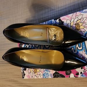 Christian Louboutin size 39 brand new never worn black 4 in heels in bag